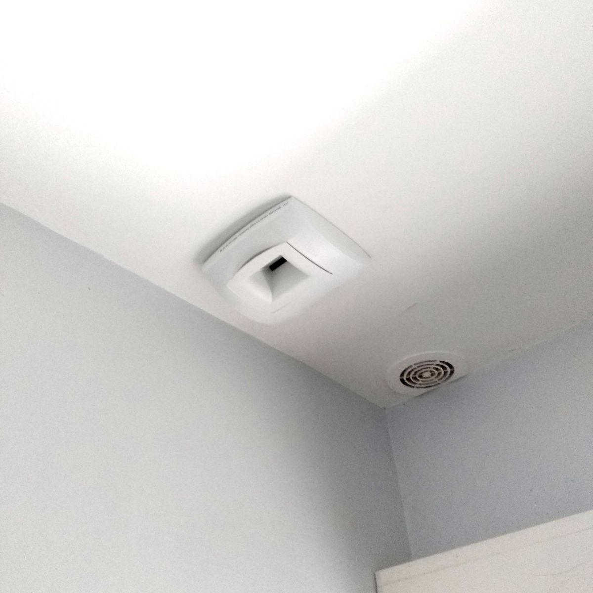 Installation VMC invisible dans une cuisine à Mérignac